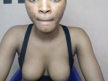 Muscle cam star Juicyxxkitty