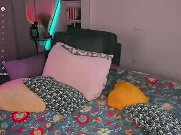 juliet_schoolgirl - Live EU Performer