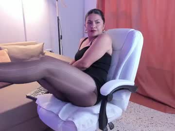 julietalux - Live EU Performer