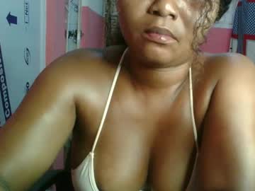 Squirting cam girl Justhername age 21 yrs live now