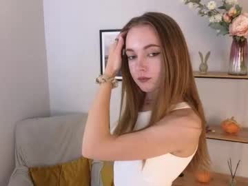 Karen_campbell, 18 years old, GOAL: Play with my hair + eye contact [44 tokens remaining] Welcome to my room! #18 #natural #shy #teen #new, webcam photo