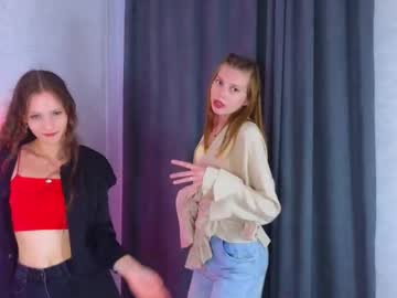 Karenlambert, Hello Kitter's ?This is our first day.? Goal: ? hugs? [25 tokens left] #18 #new #teen #skinny #shy, webcam photo