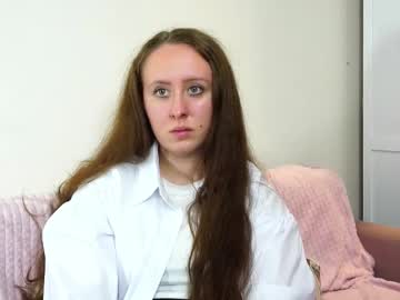 Katharinedaggett, I'll stand on the couch and move my butt #new #shy #teen #young #18 [66 tokens remaining], webcam photo