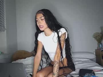 Skinny Asian cam girl Katiecai live in HD