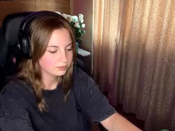 Keithegersdorf, 18 years old, Hello guys ^my name is     Miranda ^ ?Welcome to my room ?^ #new #shy #natural #18 #teen Goal: stand up and  turn around [38 tokens remaining], webcam photo