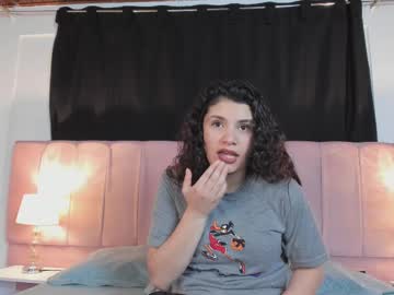 Kelly_gv, show boobs [70 tokens left] Hii guys, Let's have some fun?? #latina  #new #teen #, webcam photo