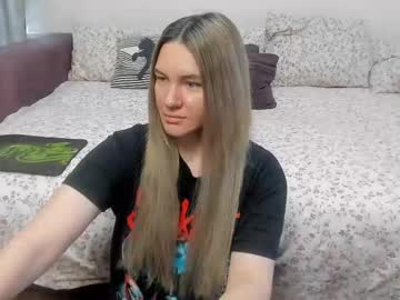 Kendra_xx_, 99 years old, vibe my #pierced pussy ? also have pierced nipples & pierced ass yes! #shy #nonude #blonde #new [858 tokens remaining], webcam photo