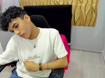 Live gay cam model Kenn__1818 yrs streaming now in HD