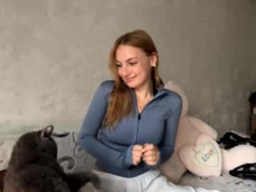 Kerryrusell, 19 years old, Goal: Silly face contest (you judge!):) Hi all! My name is Elizabeth. today's my first day:) #new #shy # #blonde #18 #teen [17 tokens remaining], webcam photo