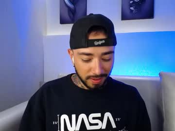 Keviin_wolf big cock cam stud 22 yrs streaming live