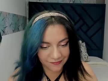 Squirting cam girl Kiara_cruz__ live now