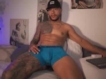 King_santii, 26 years old, Current Goal: Outside shorts once countdown reaches zero -- Next Goal: show dick -- Hey, I'm new !! Santi #Bigcock #cum #muscles #Latino #New, webcam photo