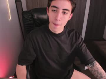 Live twink cam Kissme_imfamous nude and streaming