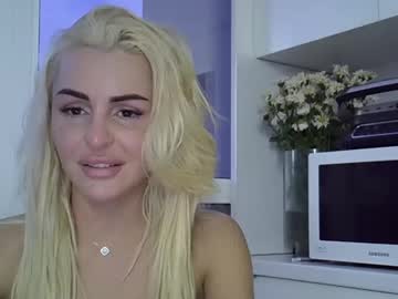 Kristalblondy • milf • Eu • away