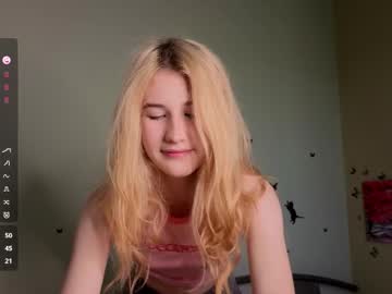 Kristeeens, 18 years old, Goal: Ice cube on my nipples | Hello i`m Kristin i glad see u, #18 #teen #squirt #lovense #new [44 tokens remaining], webcam photo