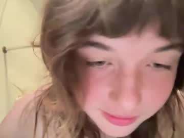Live cam performer L0r3l4i streaming now