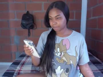 Squirting cam girl Ladahear_ age 25 yrs live now
