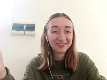 Lareepruyn, 18 years old, Goal: bope nose | hi, i'm new here #new #shy #18 #cute #skinny [0 tokens remaining], webcam photo