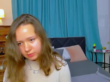 Lauraellinss, 19 years old, ^this is my first day here^ #new #nonude #shy #c2c #pvt [677 tokens remaining], webcam photo