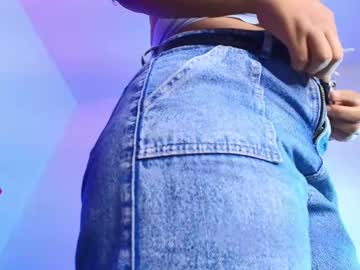 Squirting cam girl Laurenboobs_ age 21 yrs live now