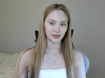 Laylapretty001, 21 years old, Goal: ??I will tease you? #cute #new #c2c #feet #tease - Next Goal: ??Dance for you?, webcam photo