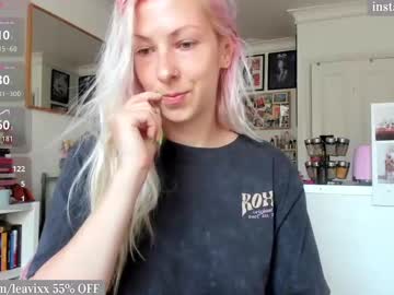 Hairy cam model Leavixx, 27 yrs live now