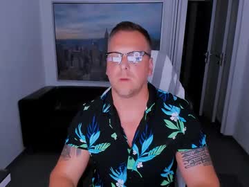 Muscle cam star Leoboyf4f, 41 yrs