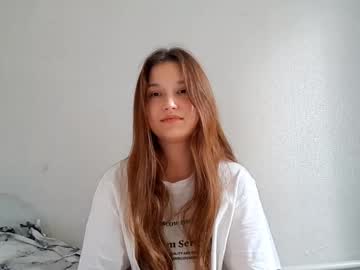 Lesliekaku, 18 years old, goal: Show the neck) :3 | this is my first day! how are you? #new #shy #18 #bigboobs #young [150 tokens remaining], webcam photo
