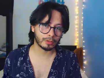 Live gay cam model Liamcastro2827 yrs streaming now in HD