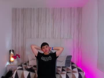 Live gay cam model Lian_foox18 yrs streaming now in HD