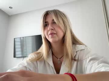 Lick_n_tease, 33 years old, Welcome Goal: Show my cleavage close to cam [257 tokens remaining] #new #master #bigboobs #feet #milf, webcam photo