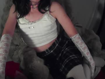 Lilfemboy20 • femboy20y • Australia • public