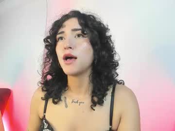 Squirting cam girl Lilith_cf live now