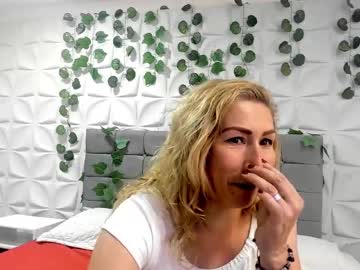 Lilyqueen_cg, 55 years old, i love you Lily [17 tokens left] I want to feel between my legs ? #nonude #new #milf #mature #sexy, webcam photo
