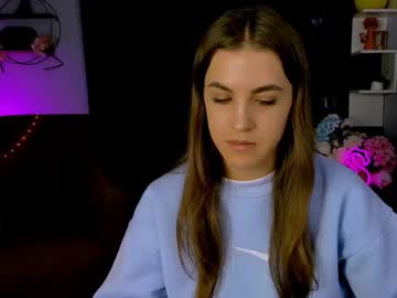 Lina_fox12, GOAL: My first goal [0 tokens remaining] Welcome to my room! #feet #blonde #shy #18 #new, webcam photo