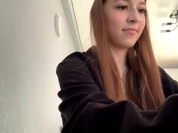 Linchamlee, 18 years old, GOAL: I feel a bit shy… but I want to try my first soft dance for you [45 tokens left] #new #18 #shy #cute #skinny, webcam photo