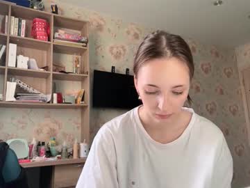 Linwanders, 18 years old, Goal: Turn <3 Hello my name Is Liana^^ I’m #new and it’s my first day #shy #teen #18 #brunette [30 tokens remaining], webcam photo