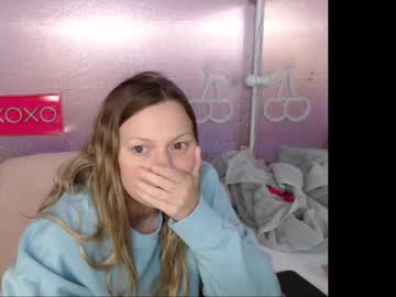 Live Milf Littleemommaa23 - Hot Milf Cams