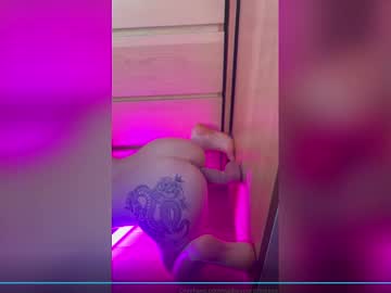Lizzygaze, 19 years old, Goal: sexy twerk uuuhh #tease #bigbooty #latina #new #18 #bigtits #bigass #teen #young - Next Goal: try red lingerie on, webcam photo