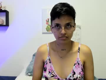 Squirting cam girl Logan_wilde live now