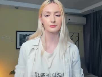 Loradimmick, 18 years old, My goal:Look at my collarbone  ? #teen #new #shy #skinny #18 [10 tokens remaining], webcam photo