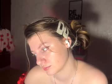 Lorettacroyle, 19 years old, Goal: Air kiss:) Hi all! My name is Alice. I really need your support on my first day:) #new #shy #young #18 #teen [12 tokens remaining], webcam photo