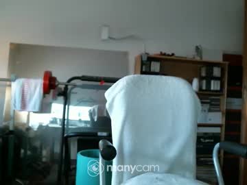 Live gay cam model Lucagaybo57 yrs streaming now in HD