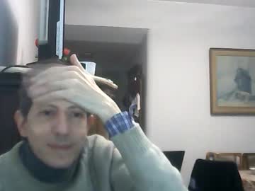 Live gay cam model Lucianoaxel55 yrs streaming now in HD