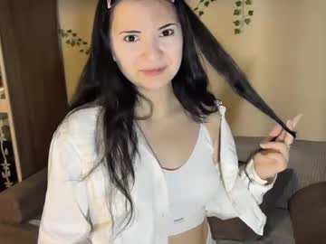 Luna_mi_amore, 18 years old, Luna is here! weclome! goal: make my shirt free! #new #shy #18 #teen #cute [0 tokens remaining], webcam photo