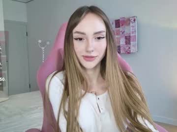 Lunainnk, 18 years old, thx to the best tippers, u are making it more interesting, lets move to next one heh heyyy, Im Luna, thts my 1st day here, pm is open, lets find out why u are here))) #skinny #18 #new #teen #anal, webcam photo