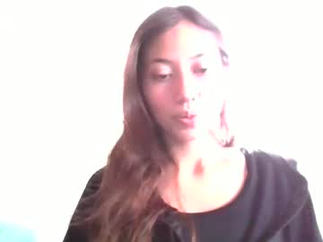 Squirting cam girl Lunalynch age 28 yrs live now