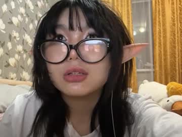 Lunaraus, 18 years old, Goal: maybe I should lick my finger. Hi, I`m Yuna, and I`m #new here #cute #young #18 #asian [65 tokens remaining], webcam photo