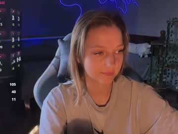 Lunashelter, 20 years old, GOAL: Show the boobs 60 [999 tokens remaining] Welcome to my room! #new #18 #lovense #bigass #natural, webcam photo
