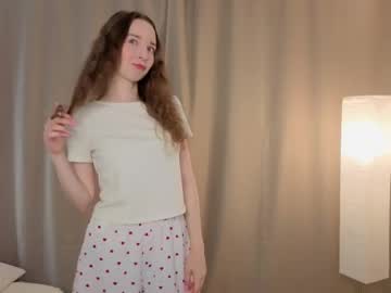 Lynnedobson, 18 years old, GOAL: Flash my bra  ? [69 tokens remaining] - #new #18 #shy #teen #natural, webcam photo